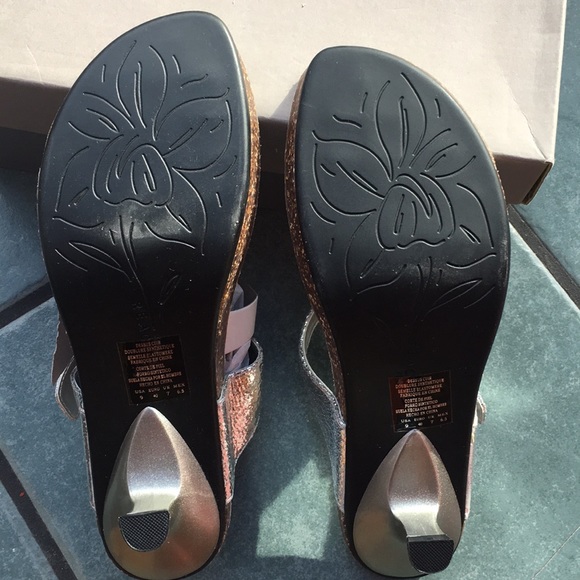 Kenneth Cole Reaction sandals - Picture 4 of 5